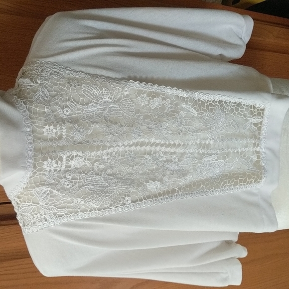 Maurices Shrug Open Front Sz 4 Crochet back - Picture 2 of 4